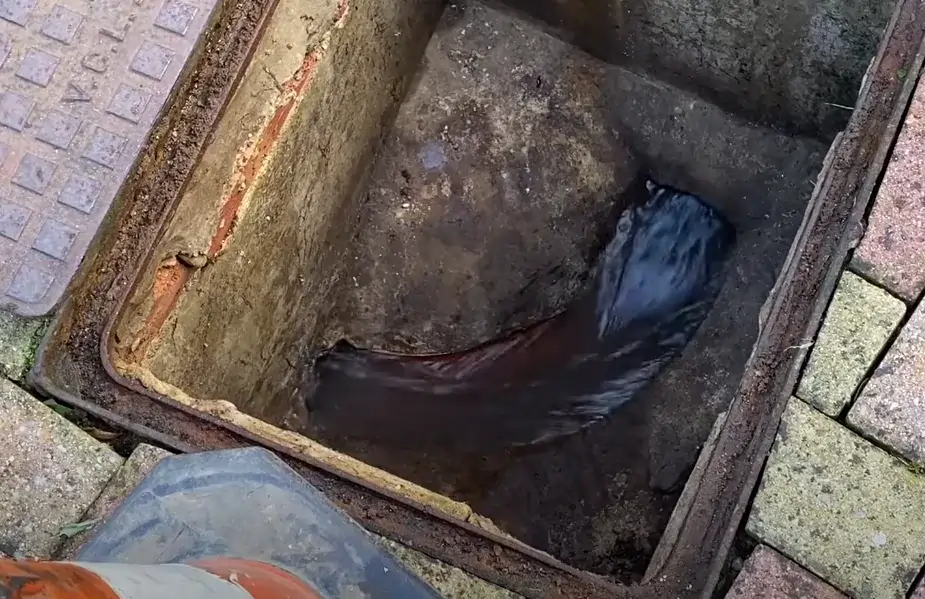 Manhole and Sewer Entry Cleaning In Tempe